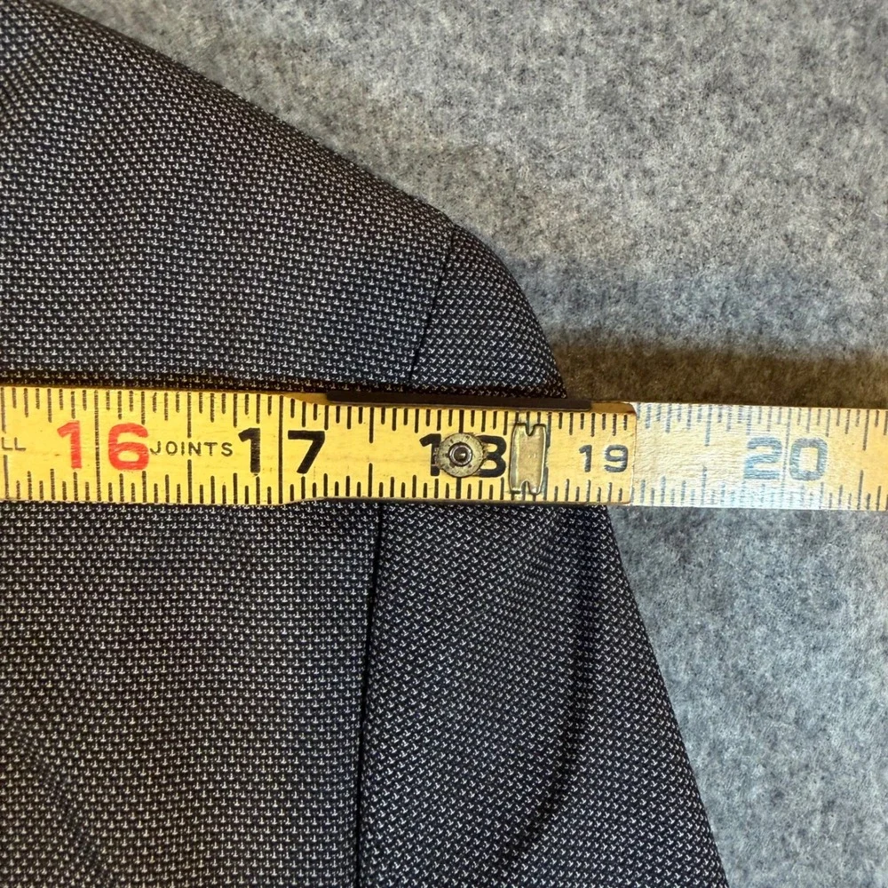 DKNY Duran Mens 2 Piece Suit 40R 33W Grey Black White Micro Pattern DNUR218W0035